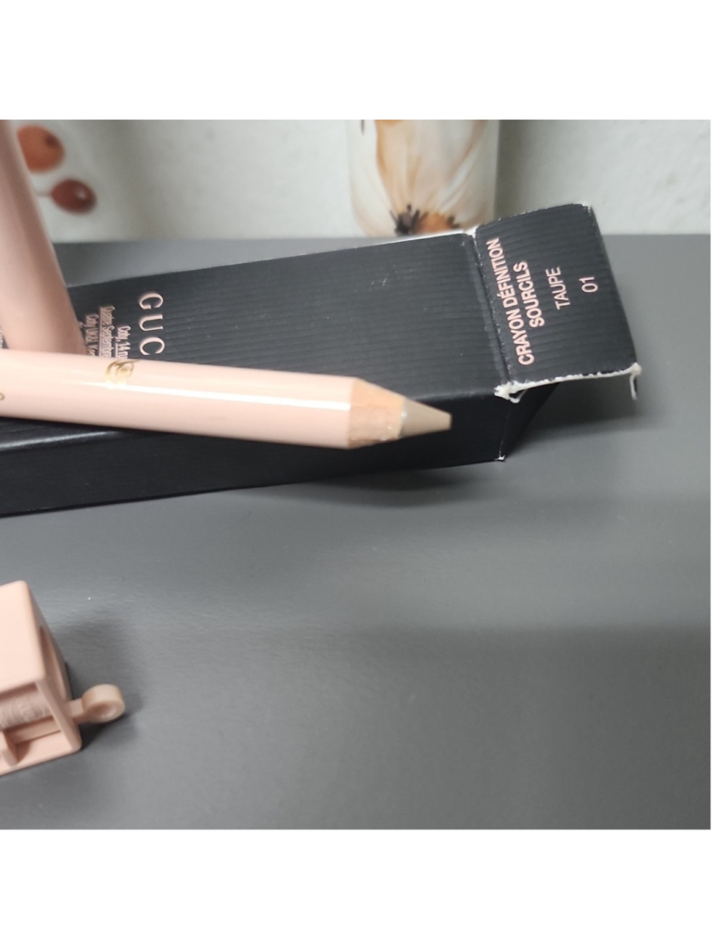 Gucci Crayon Définition Sourcils 01 Taupe Powder Eyebrow Pencil Natural 0.04 oz - Picture 5 of 7
